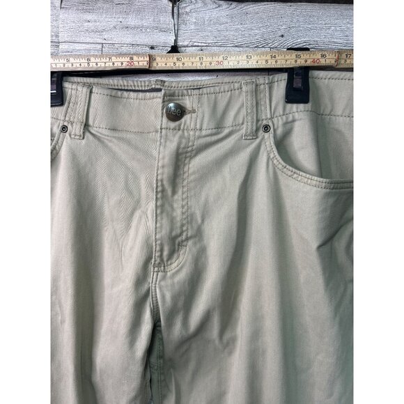 Men's Performance Series Extreme Comfort Khaki Relaxed Fit Pants 42X32 Tapered - Picture 7 of 11